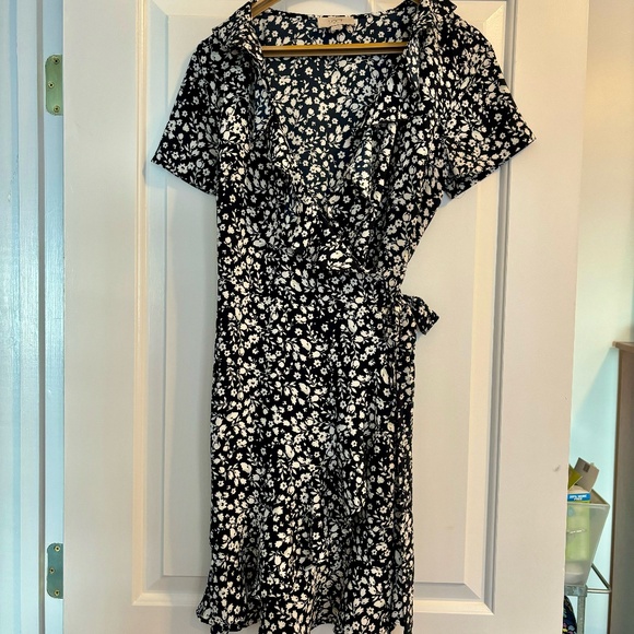 Loft floral wrap dress - Picture 1 of 7